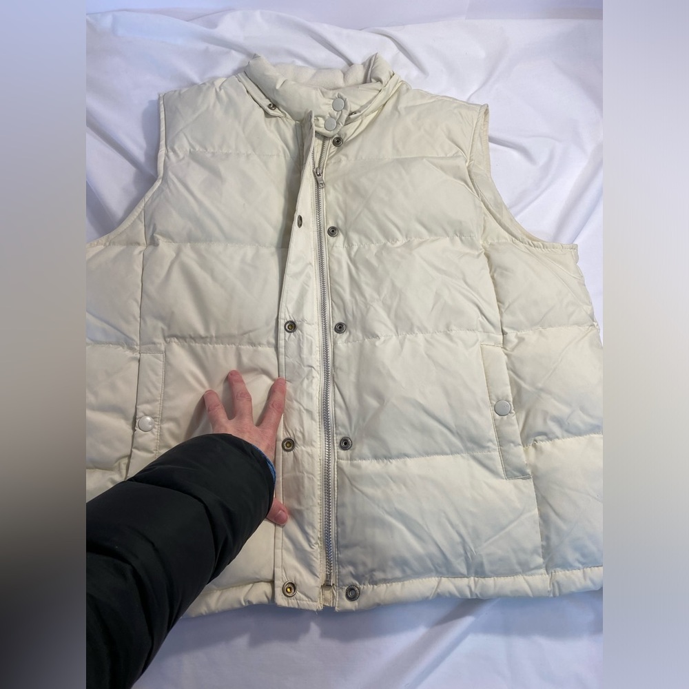 GAP Ivory Down Vest with removable faux fur hood XL no tags but never wore - Picture 5 of 12